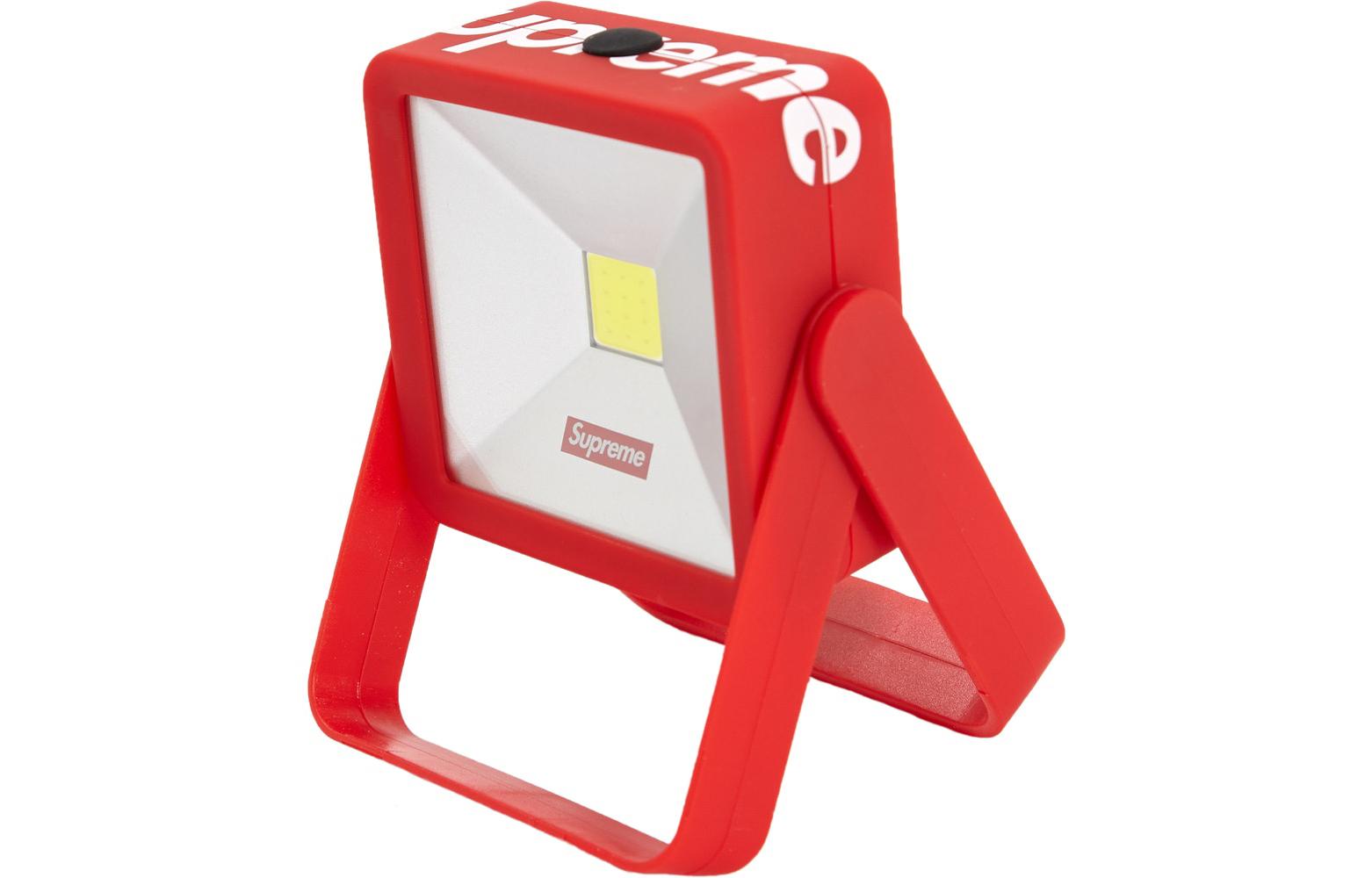Supreme Аксессуар Magnetic Kickstand Light