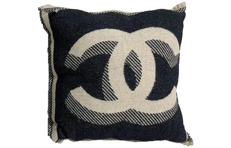 Chanel Аксессуар Logo