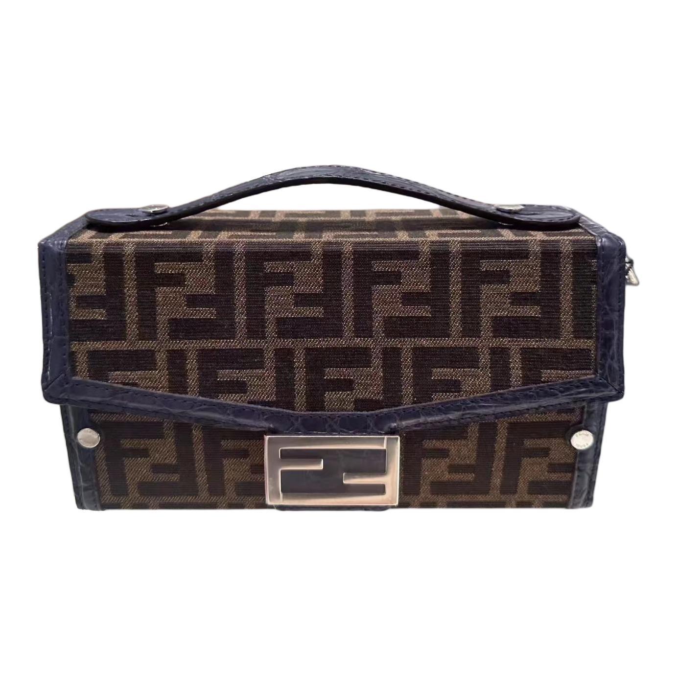 Fendi Сумка с ручками 23 BaguetteTrunk FF